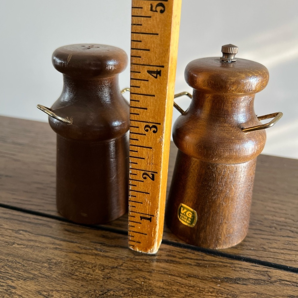 Vintage Wooden Salt Shaker and Pepper Mill Grinder Set 4.5” Tall - Picture 9 of 10
